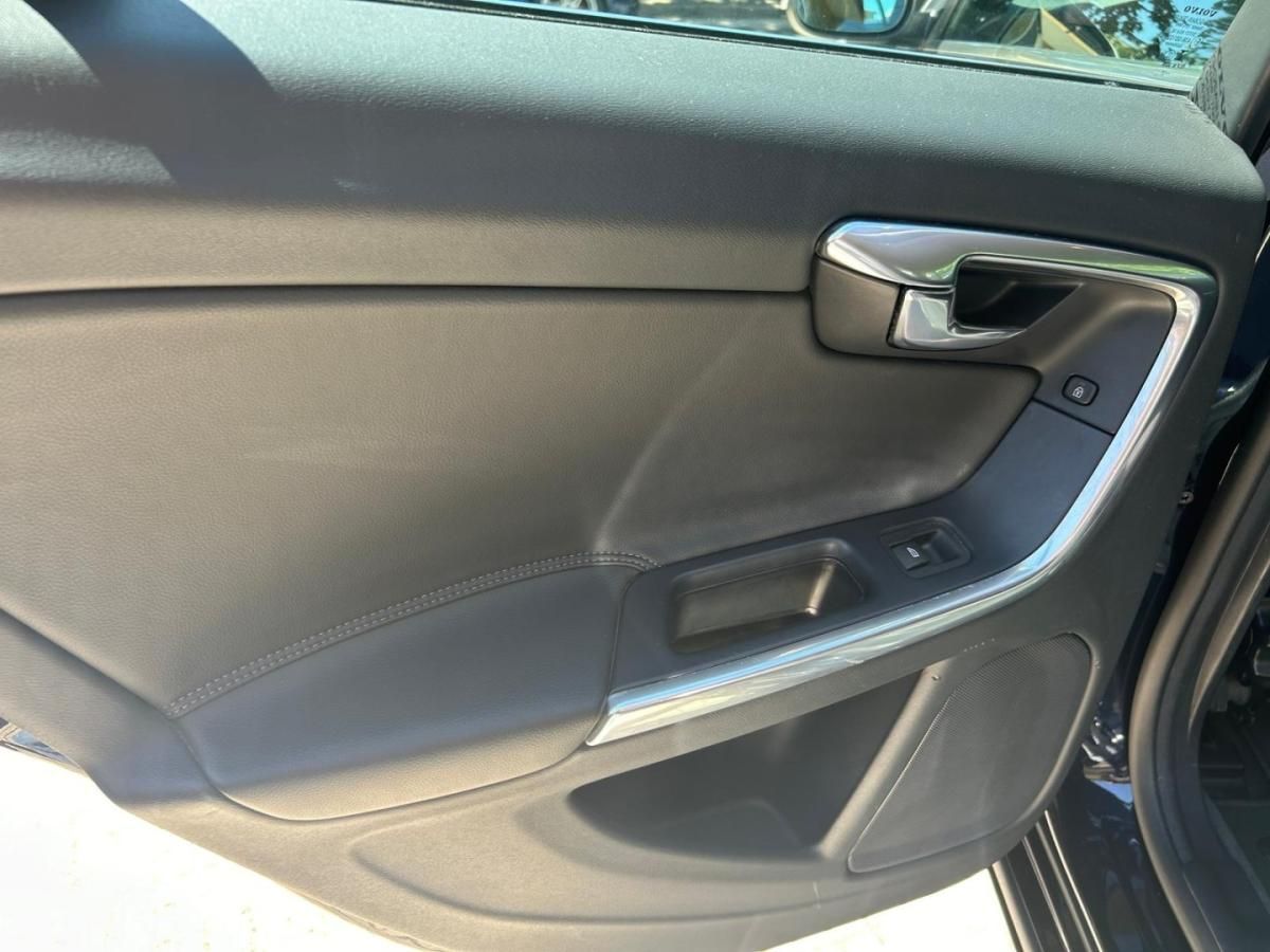volvo-v60-2017-hibrido-2400cc