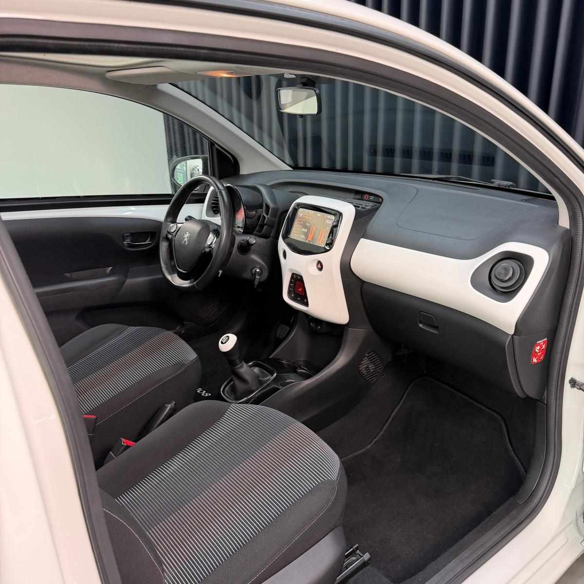 peugeot-108-1-0-vti-2015-gasolina-998cc