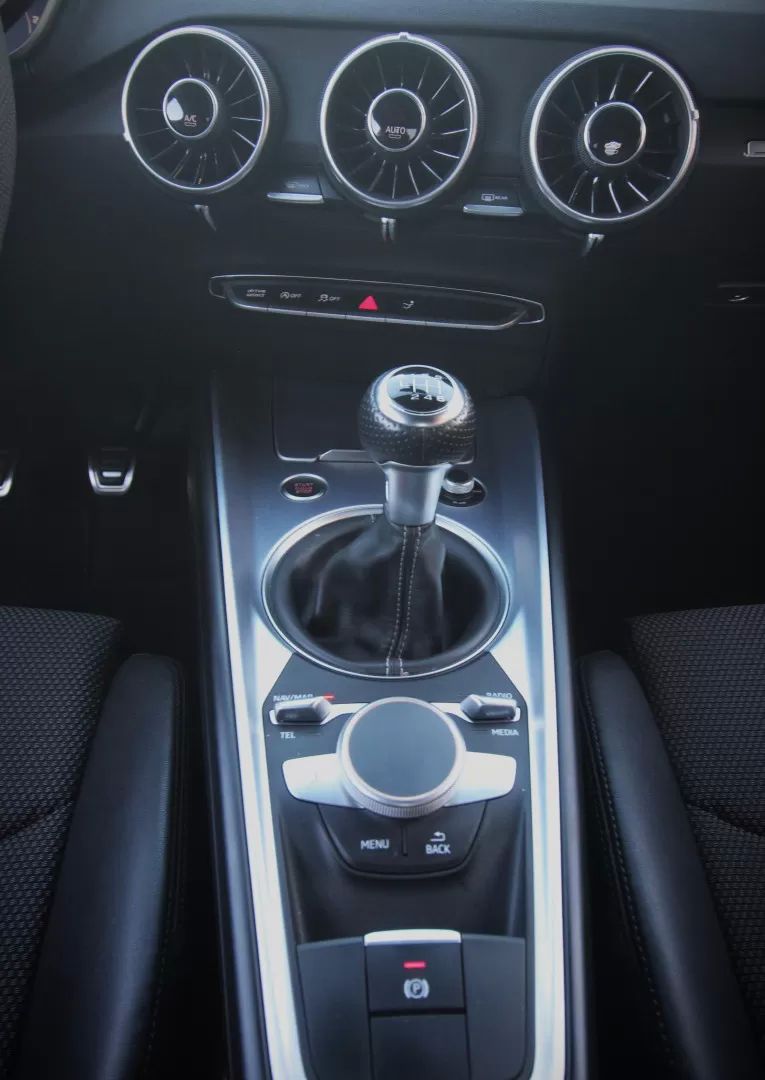 audi-tt-2015-gasolina-1984cc