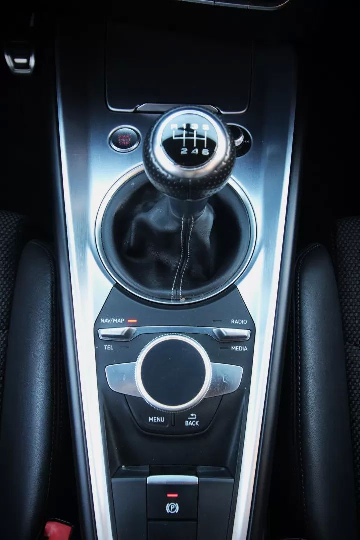 audi-tt-2015-gasolina-1984cc