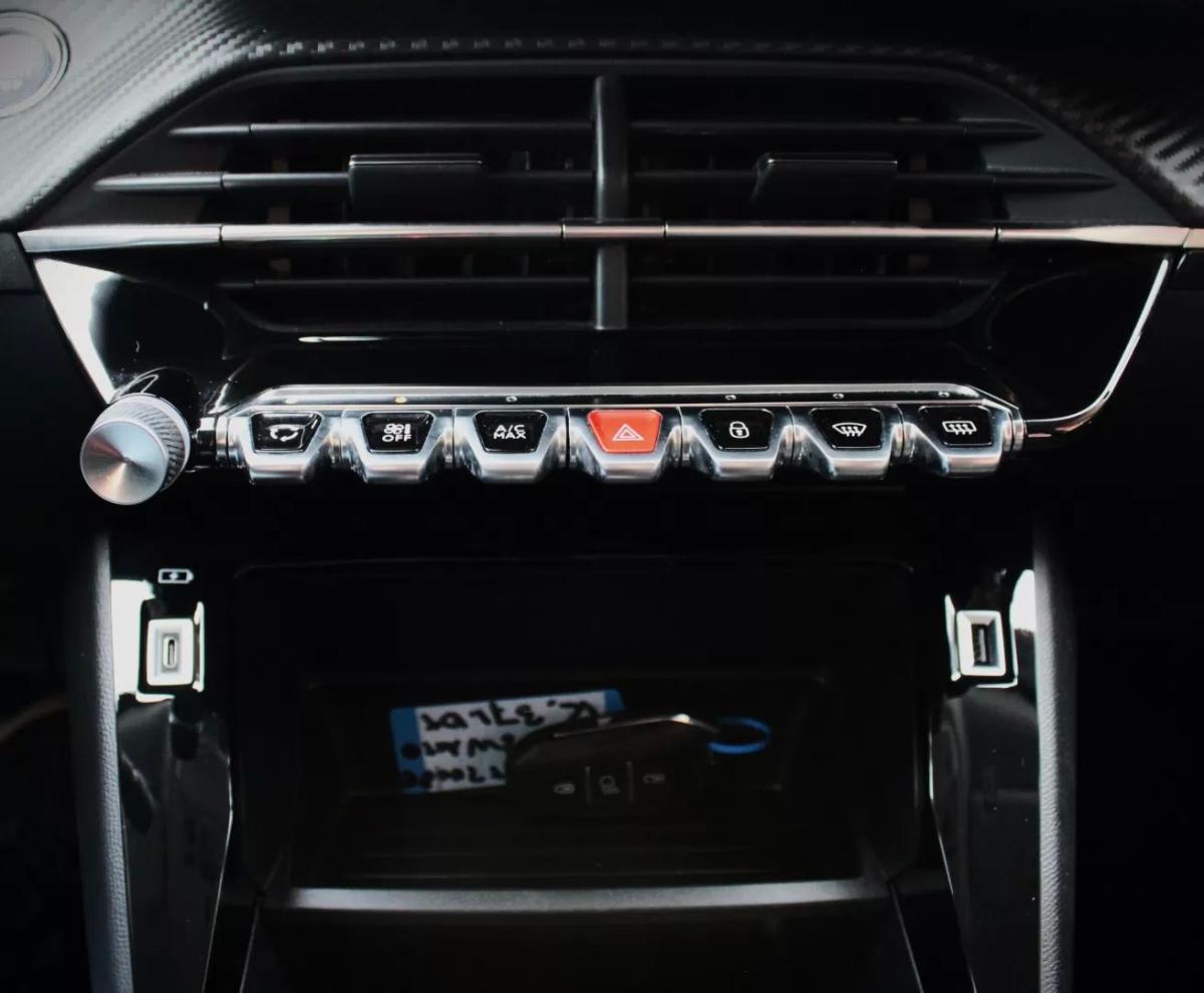peugeot-e-2008-2020-eletrico-0cc