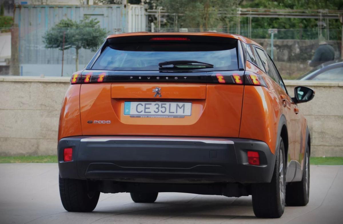 peugeot-e-2008-2020-eletrico-200cc