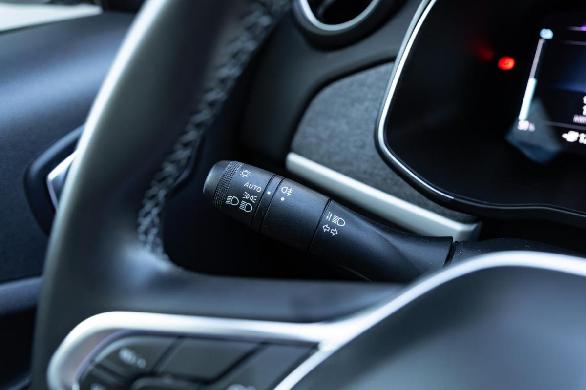 renault-zoe-2021-eletrico-0cc