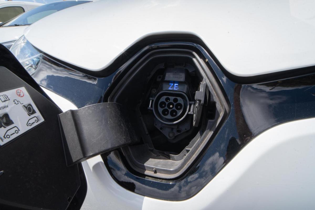 renault-zoe-2022-eletrico-0cc
