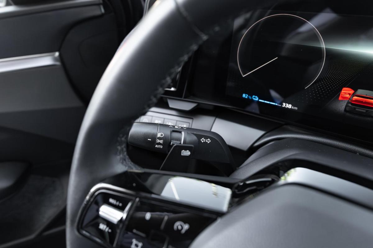 renault-megane-e-tech-2022-eletrico-0cc