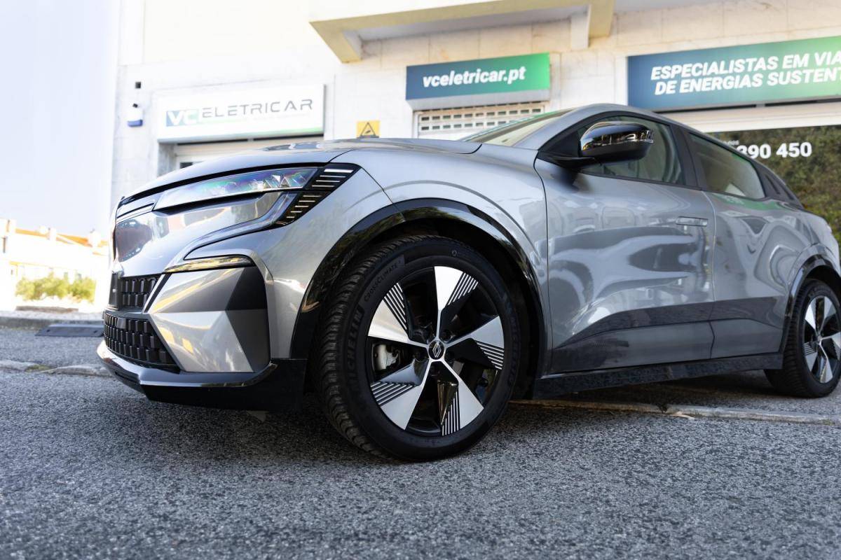 renault-megane-e-tech-2023-eletrico-0cc