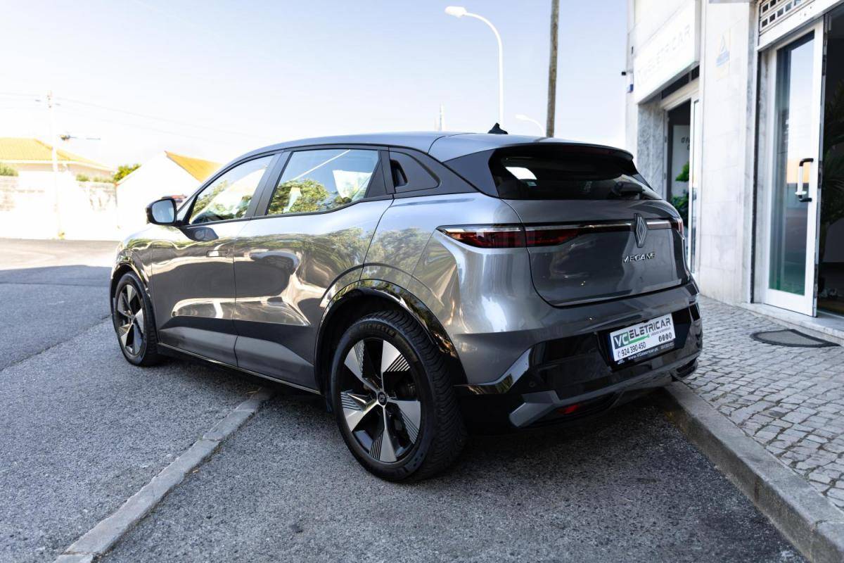 renault-megane-e-tech-2023-eletrico-0cc