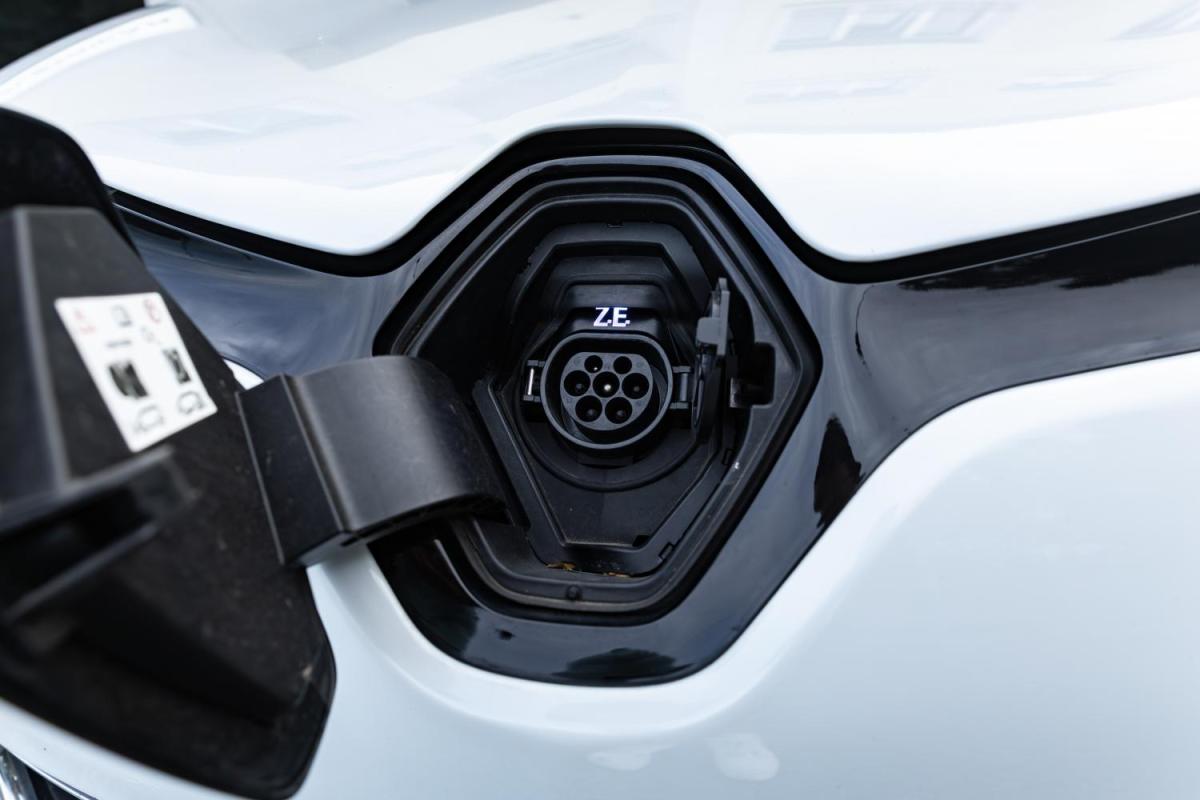 renault-zoe-2018-eletrico-0cc