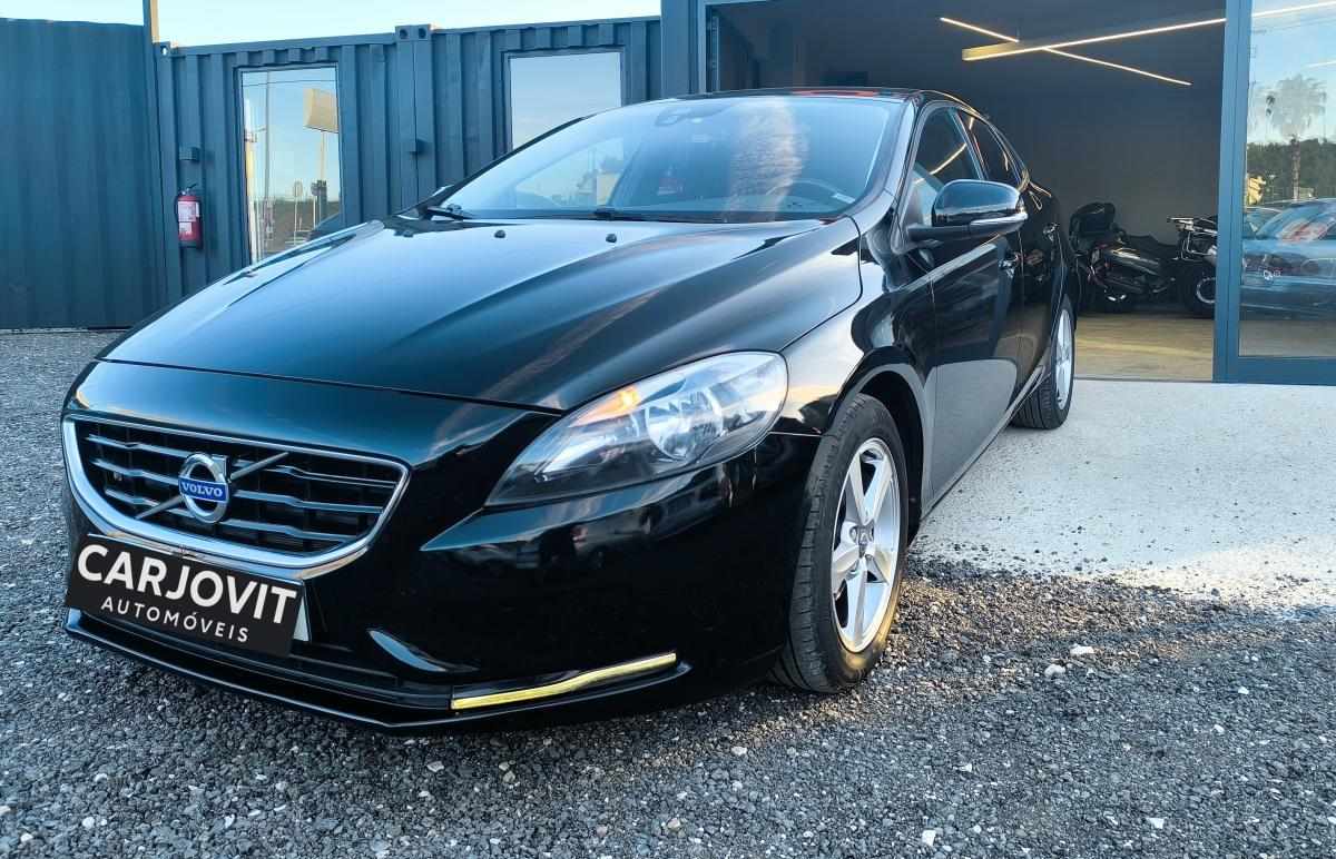 volvo-v40-d2-2017-diesel-1969cc