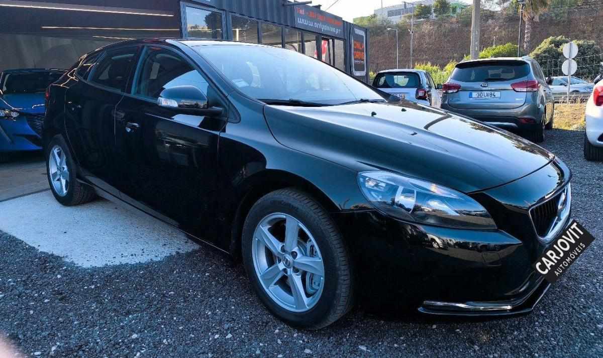 volvo-v40-d2-2017-diesel-1969cc