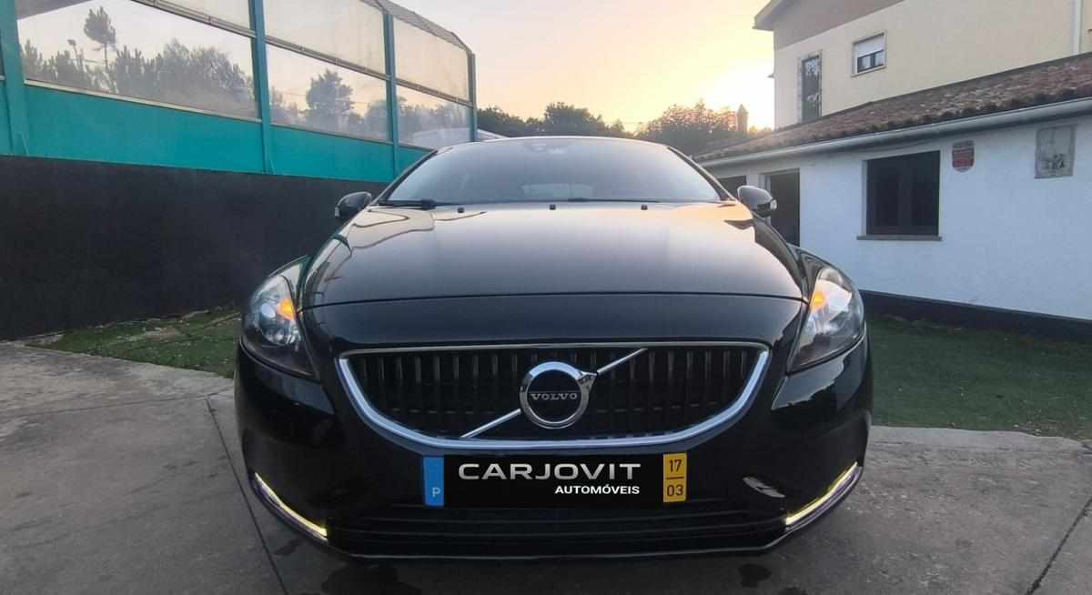 volvo-v40-d2-2017-diesel-1969cc