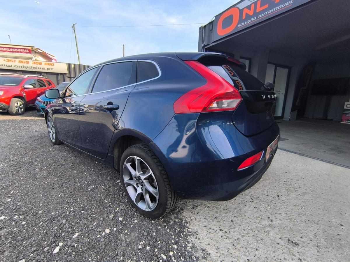 volvo-v40-1-6-d2-2014-diesel-1560cc