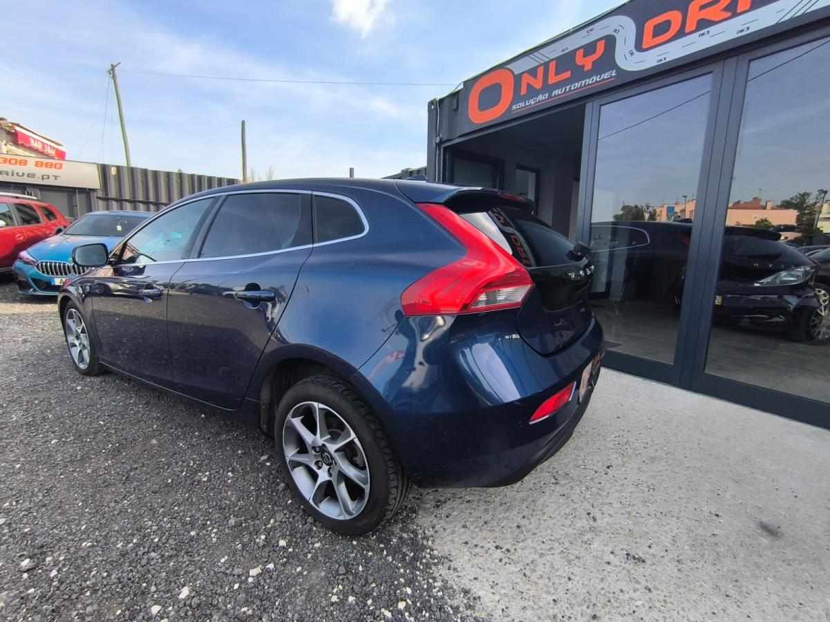 volvo-v40-1-6-d2-2014-diesel-1560cc