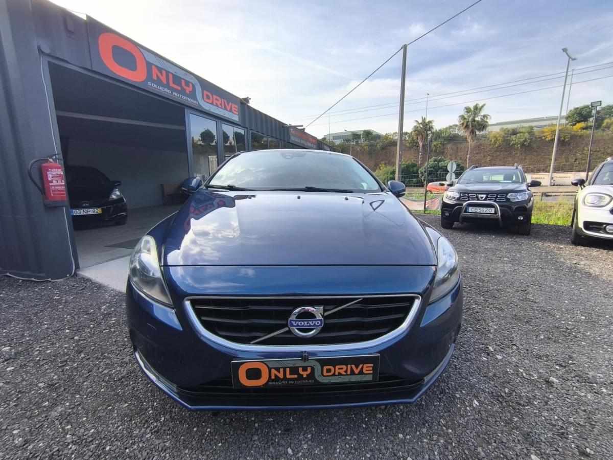 volvo-v40-1-6-d2-2014-diesel-1560cc
