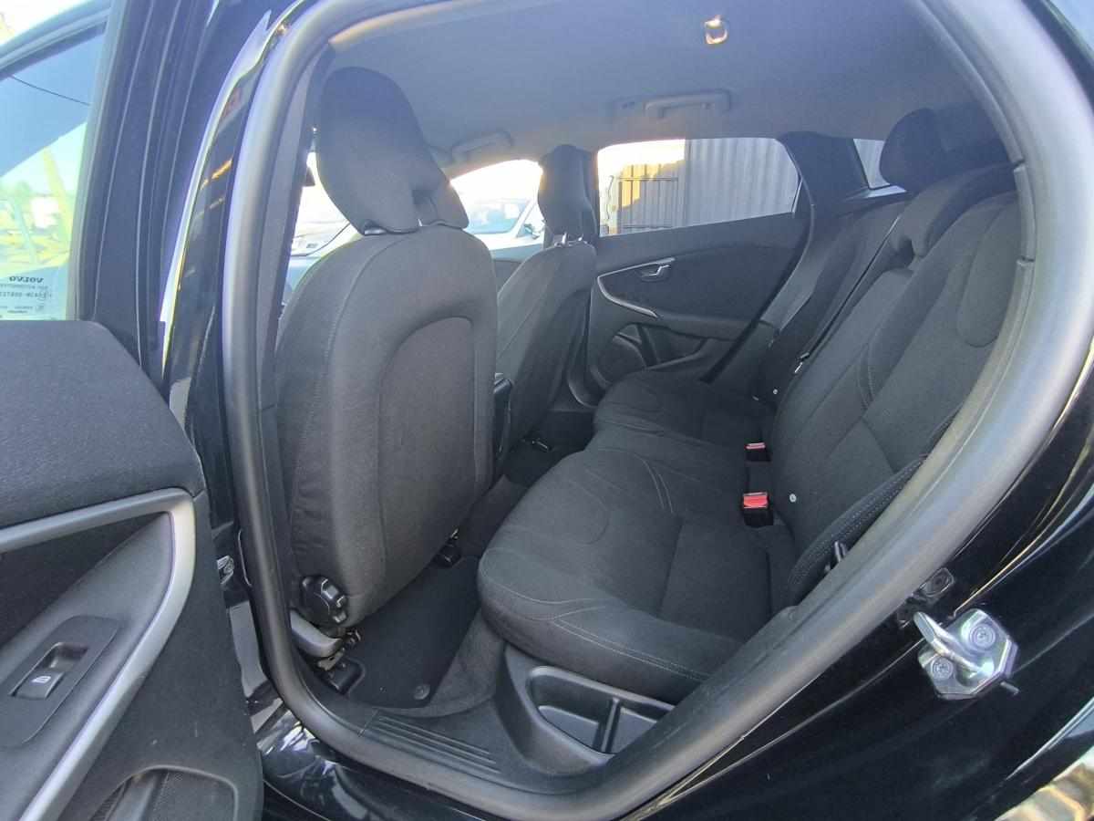 volvo-v40-d2-2017-diesel-1969cc