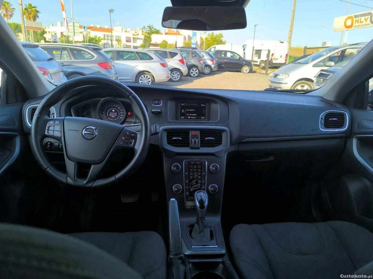 volvo-v40-d2-2017-diesel-1969cc
