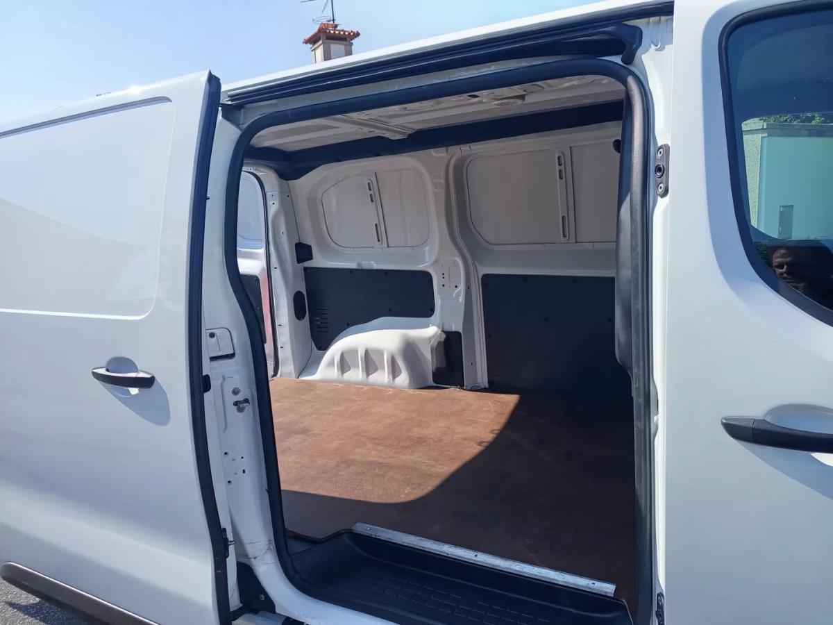 citroen-jumpy-2021-diesel-1499cc