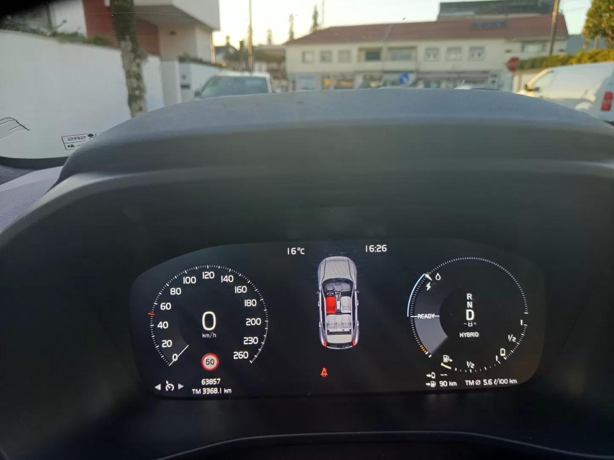 volvo-xc40-2022-hibrido-1477cc