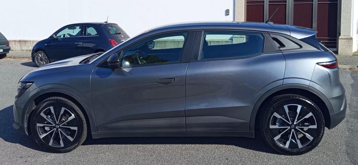 renault-megane-e-tech-2023-eletrico-0cc