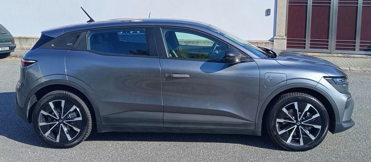 renault-megane-e-tech-2023-eletrico-0cc