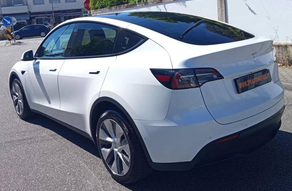 tesla-model-y-2022-eletrico-200cc