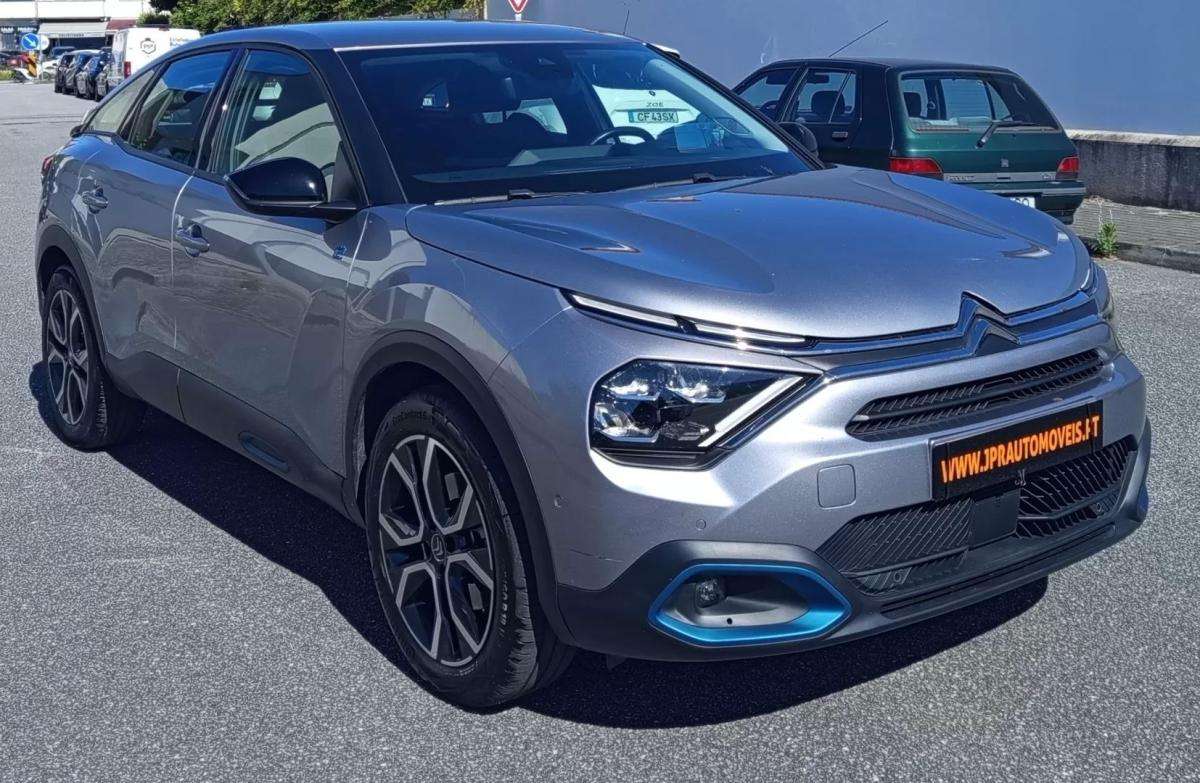 citroen-e-c4-2022-eletrico-200cc