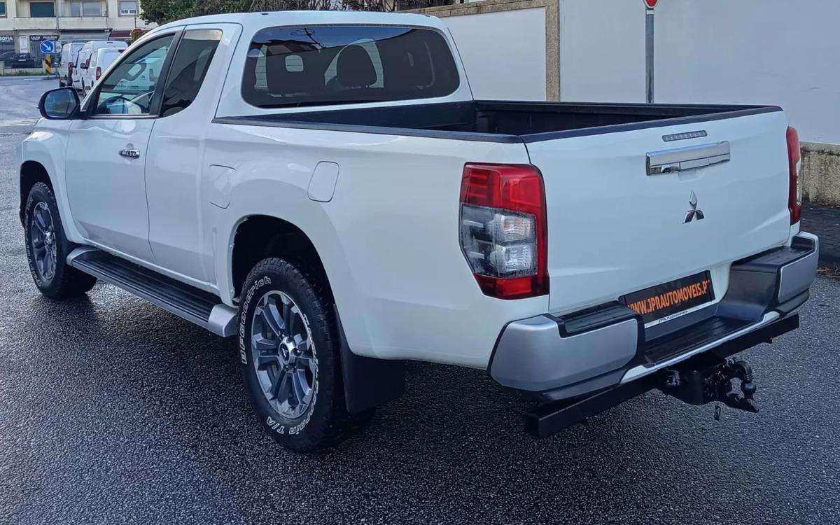 mitsubishi-l200-2022-diesel-2199cc