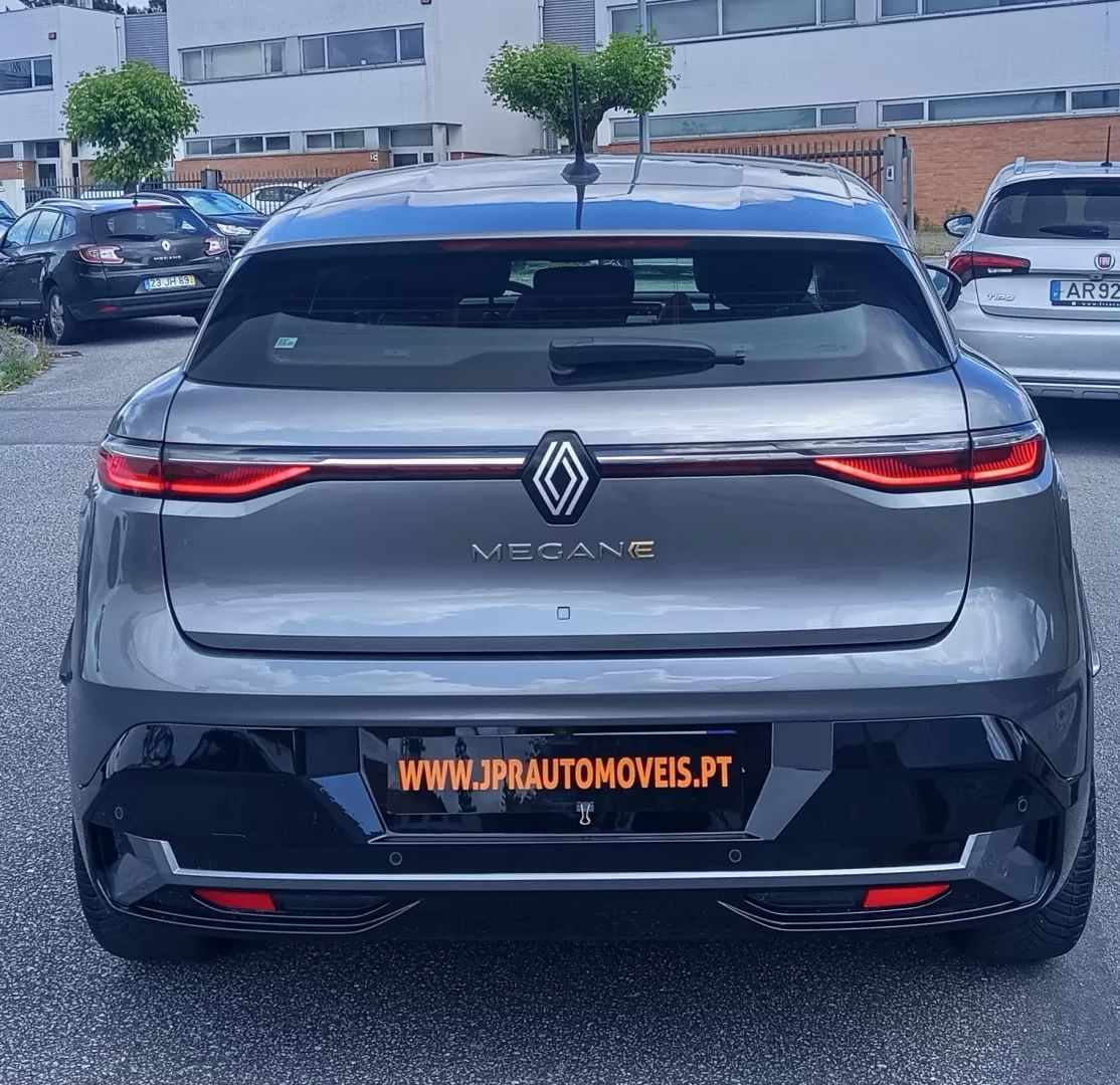 renault-megane-e-tech-2022-eletrico-200cc