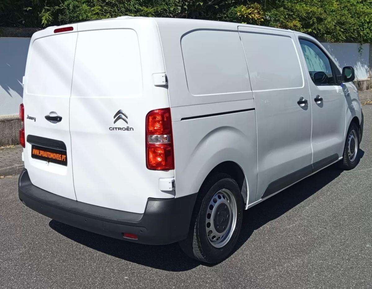 citroen-jumpy-2021-diesel-1499cc