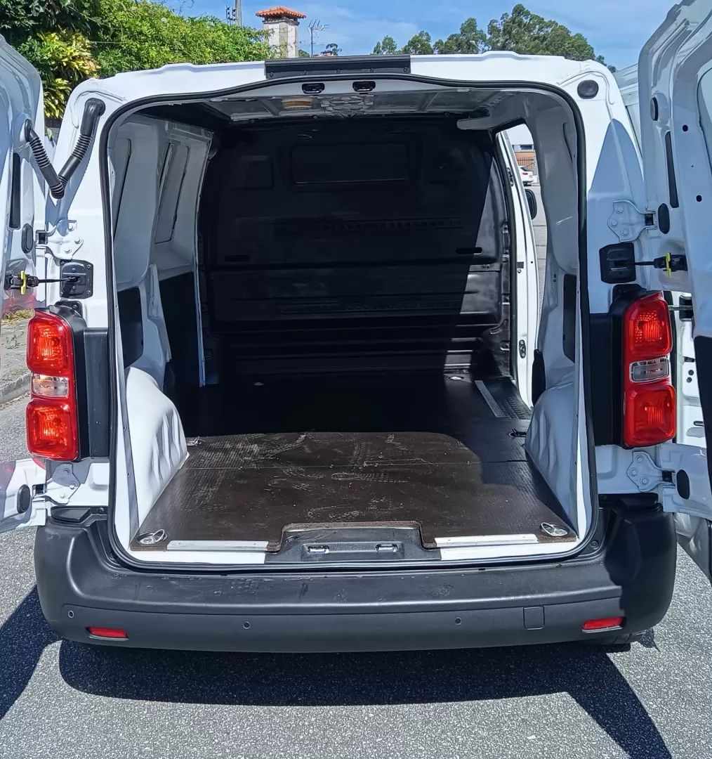 citroen-jumpy-2021-diesel-1499cc