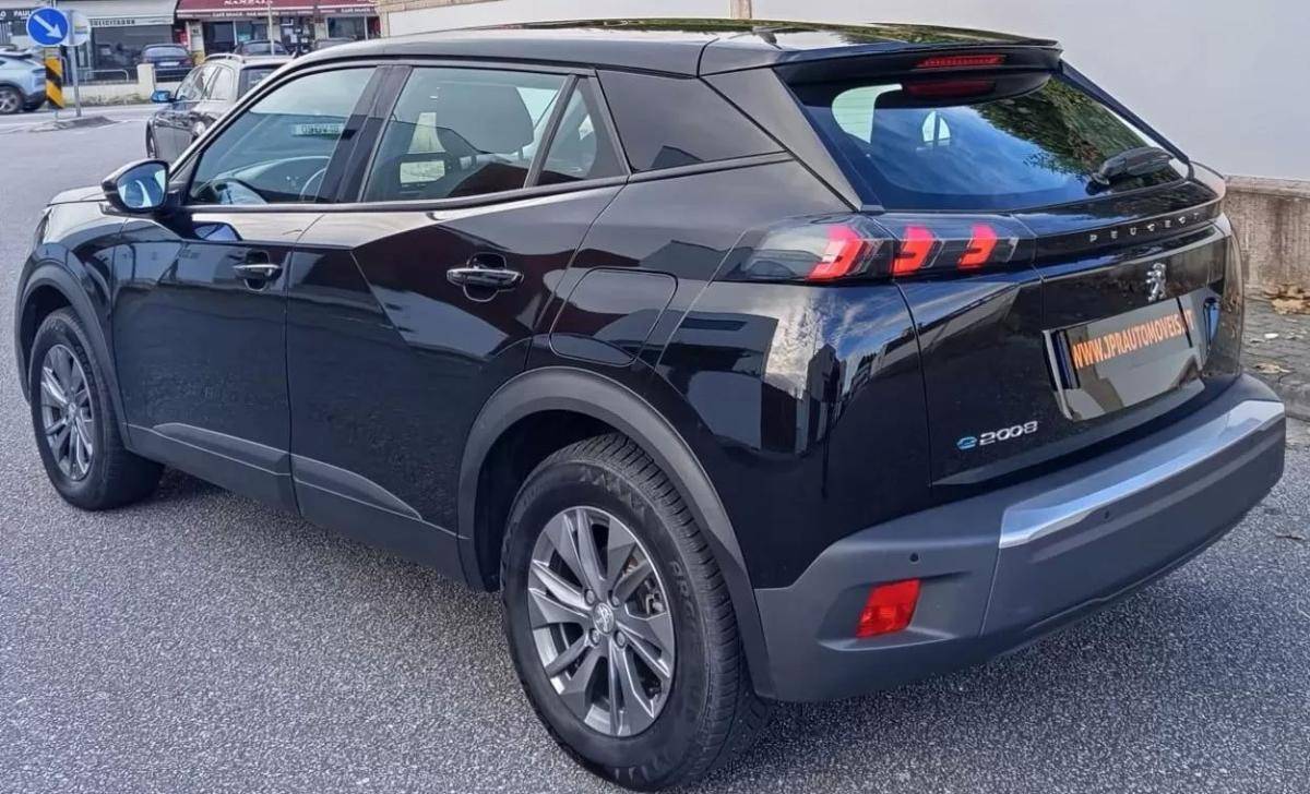 peugeot-e-2008-2022-eletrico-200cc