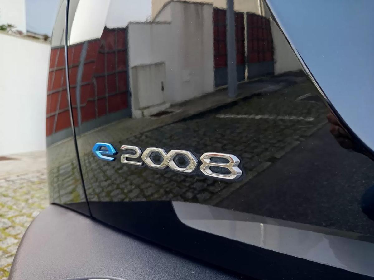 peugeot-e-2008-2022-eletrico-200cc