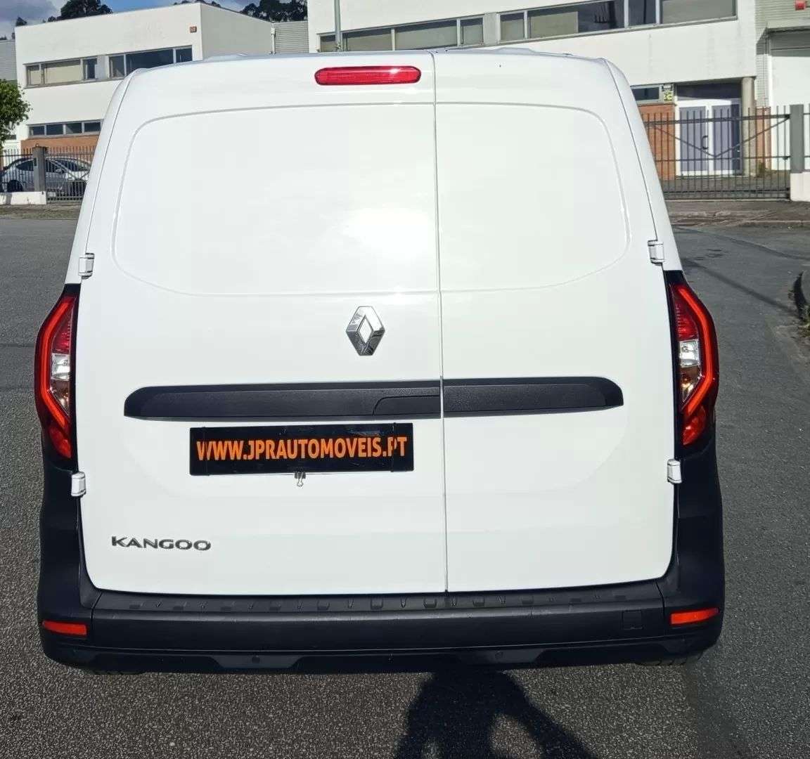 renault-kangoo-2022-eletrico-200cc