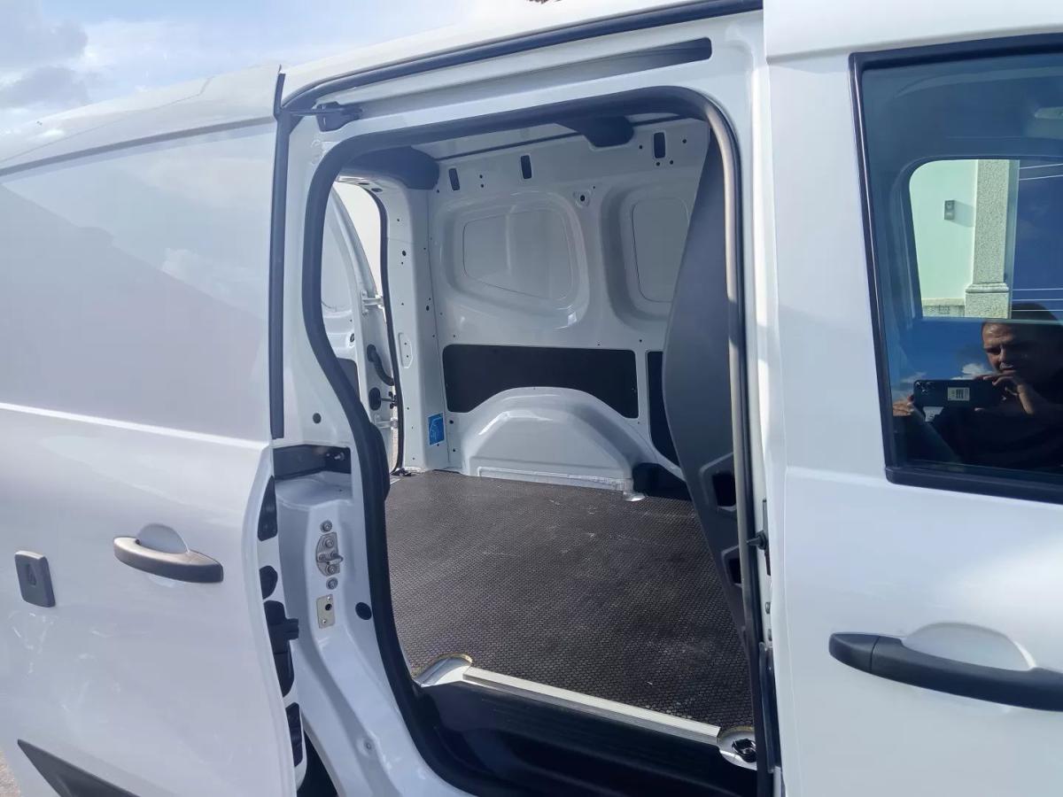 renault-kangoo-2022-eletrico-200cc