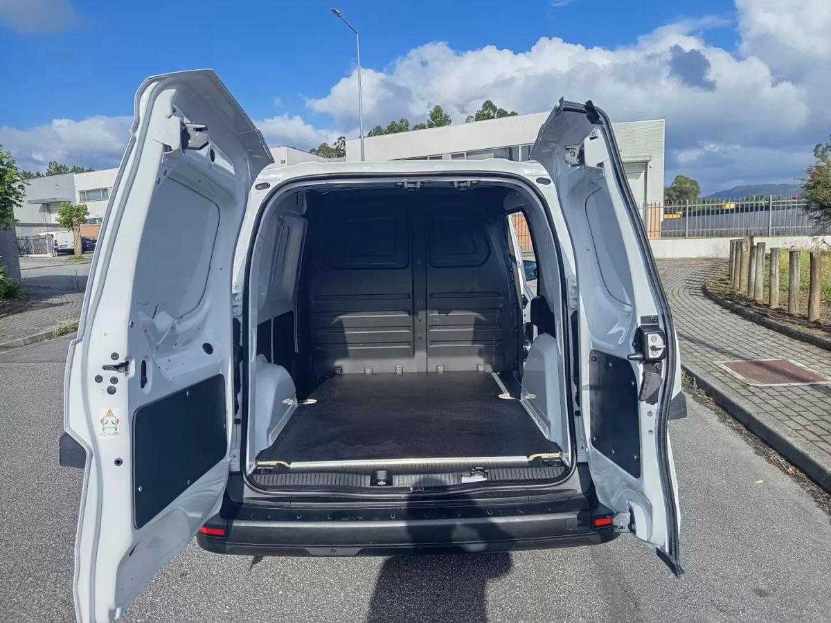 renault-kangoo-2022-eletrico-200cc
