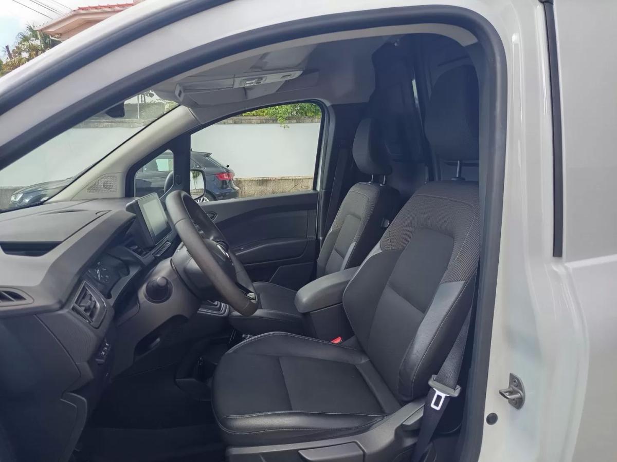 renault-kangoo-2022-eletrico-200cc