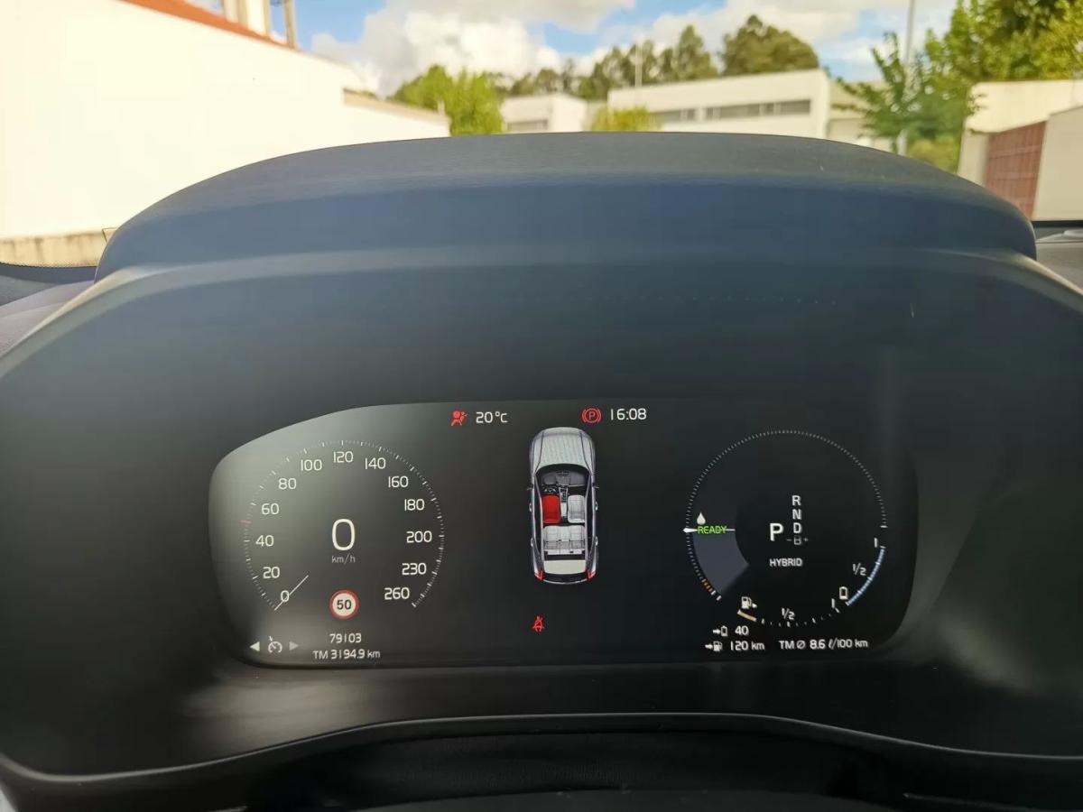volvo-xc40-2020-hibrido-1477cc