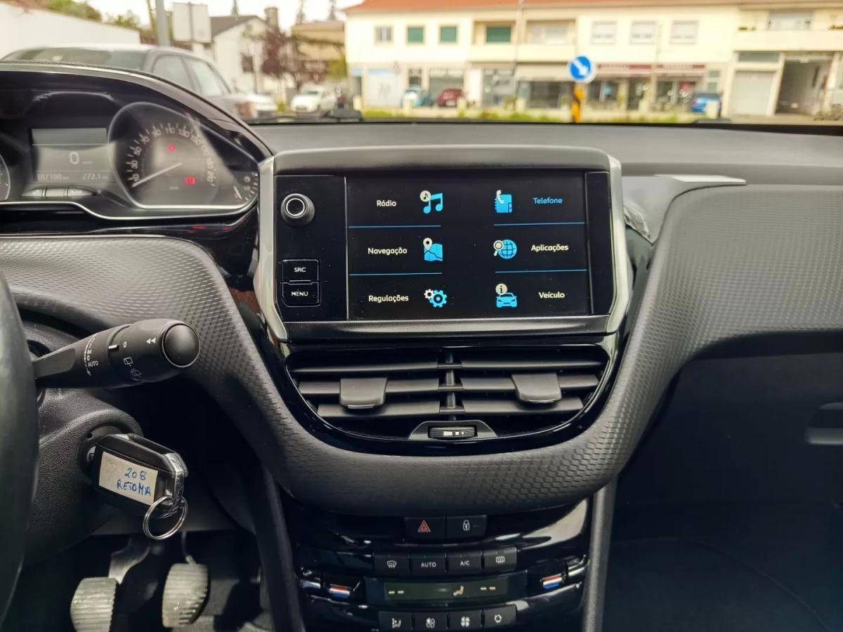 peugeot-208-2018-gasolina-1199cc