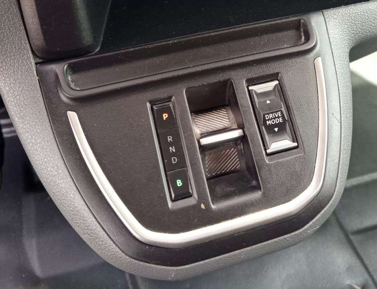 peugeot-expert-2023-eletrico-200cc
