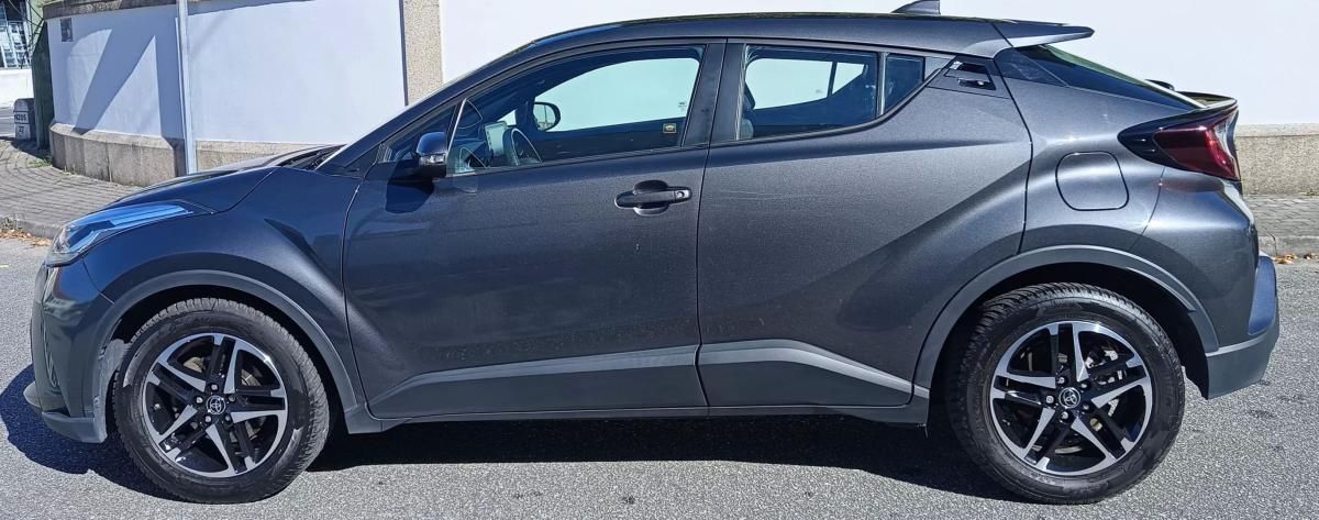 toyota-c-hr-2022-hibrido-a-gasolina-1798cc