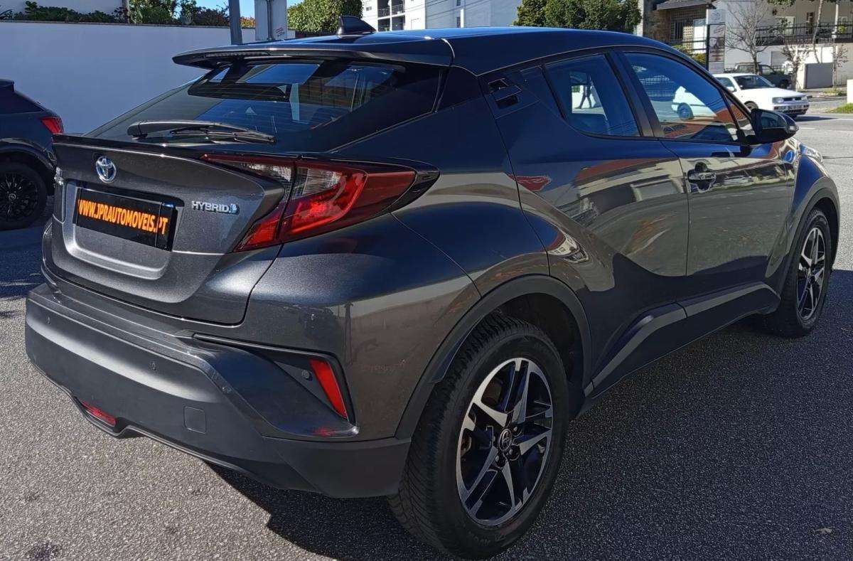 toyota-c-hr-2022-hibrido-a-gasolina-1798cc