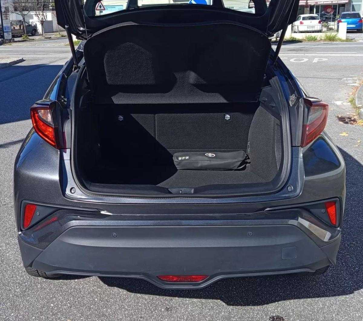 toyota-c-hr-2022-hibrido-a-gasolina-1798cc