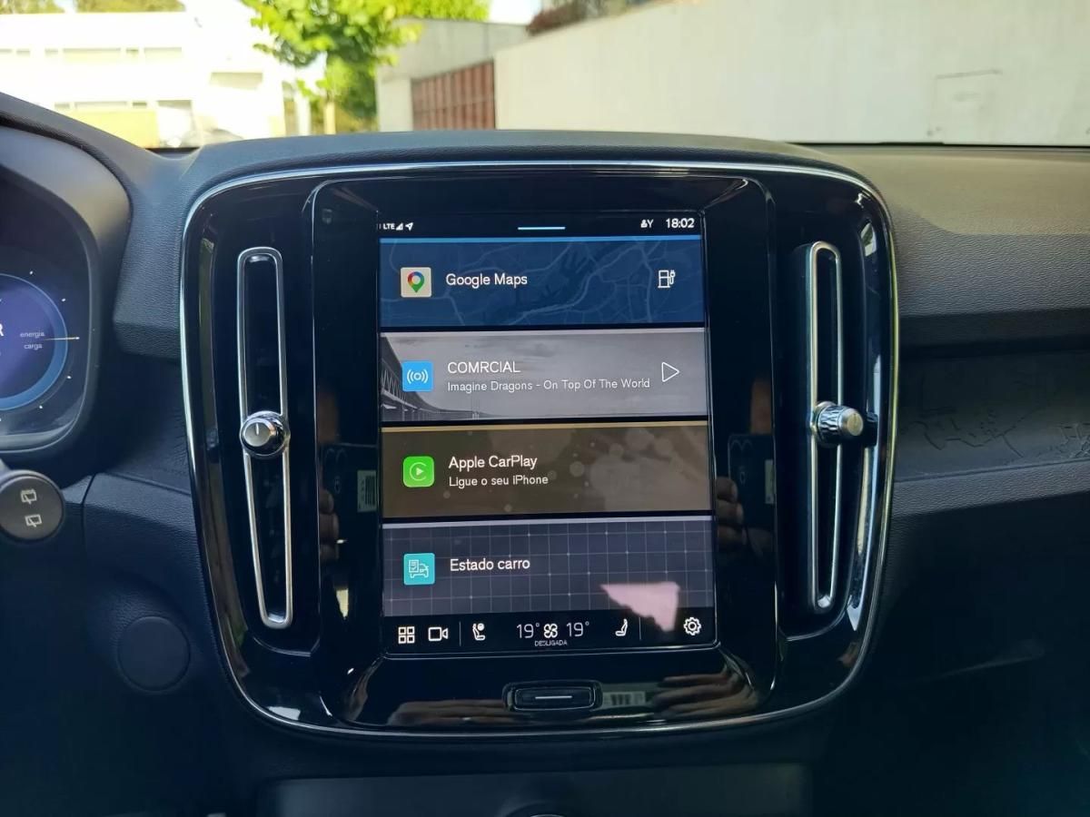 volvo-xc40-2023-eletrico-200cc