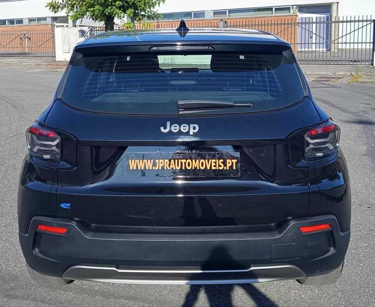 jeep-avenger-2024-eletrico-200cc