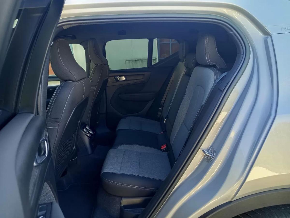 volvo-xc40-2023-hibrido-1477cc