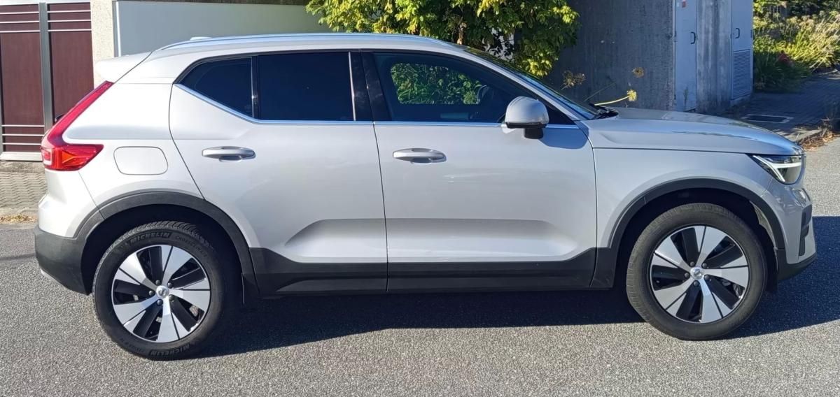 volvo-xc40-2023-hibrido-1477cc