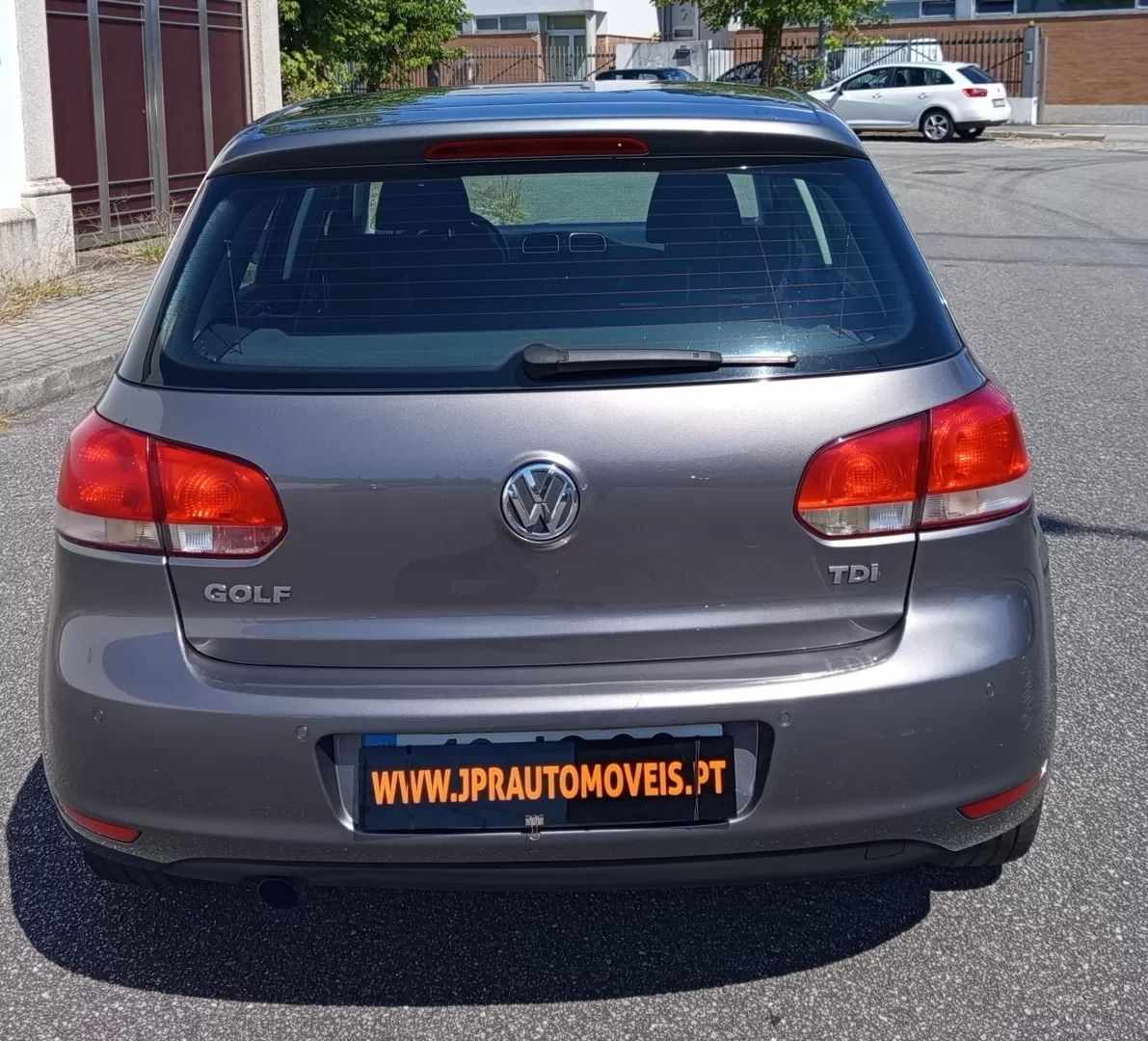 volkswagen-golf-2010-diesel-1598cc