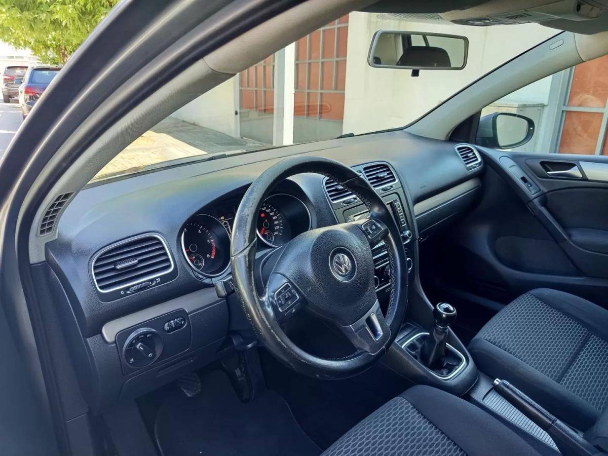 volkswagen-golf-2010-diesel-1598cc