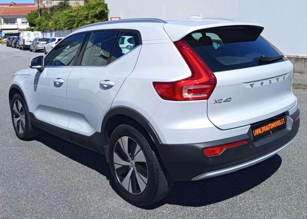 volvo-xc40-2022-hibrido-1477cc