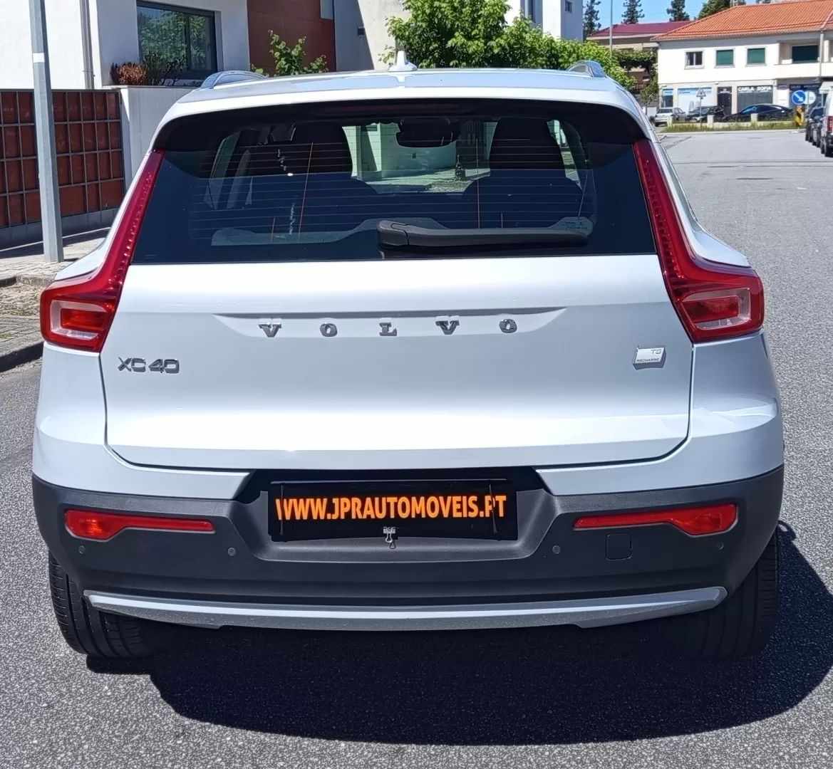 volvo-xc40-2022-hibrido-1477cc
